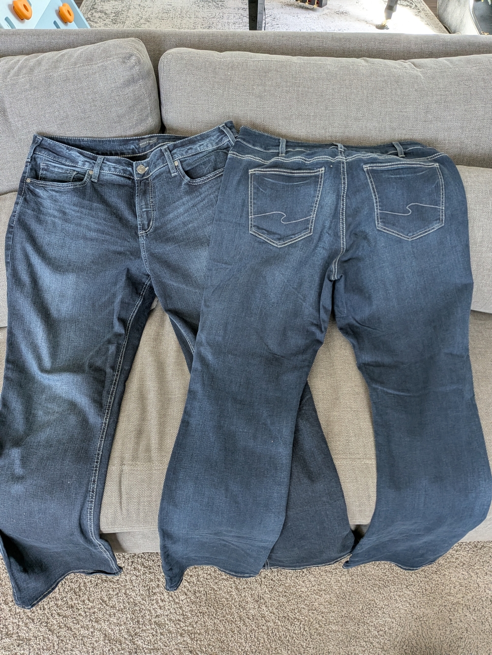 Set Of TWO Silver Jeans Women’s 36x35 Boot Cut Jeans in Dark Blue Wash